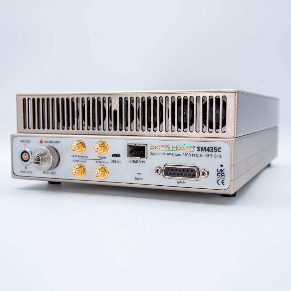 Анализатор спектра с подключением 10GbE
Signal Hound SM435C
с диапазоном от 100 кГц до 43,5 ГГц