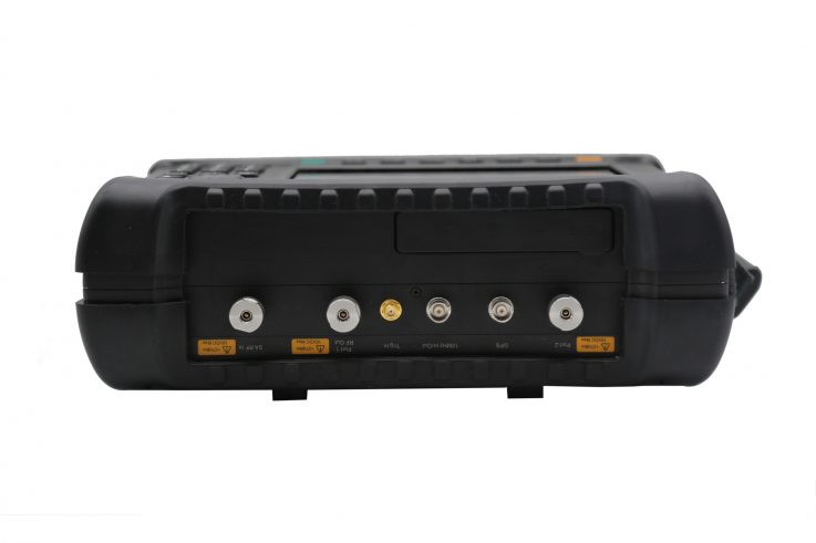 Многофункциональный микроволновый анализаторSaluki S5105D/E/F 
с диапазоном от 30 кГц до 40 ГГц 