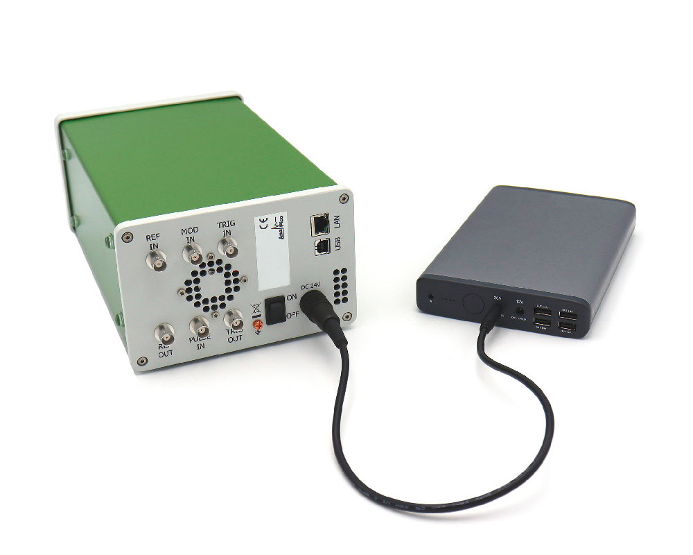 Аналоговые генераторы с механическим аттенюатором AnaPico RFSU-Lс диапазоном частот от 8 кГц до 40 ГГц