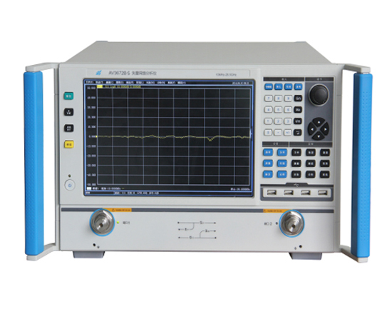 Векторный анализаторCeyear серии AV3672: AV3672A/B/C/Dс диапазоном частот от 10 МГц до 50 ГГц