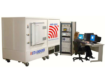 Тестовая система ETS-Lindgren AMS-8050 с диапазоном частот от 700 МГц до 10 ГГц. 