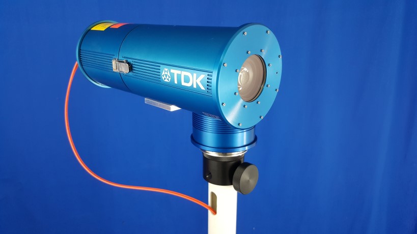 Трипод TDK RF Solutions TRI-350R, retractable, 1.5 m max height, constructed of durable, non-conductive materials, with locking caster wheels. Fixed feet may be requested in place of wheels.