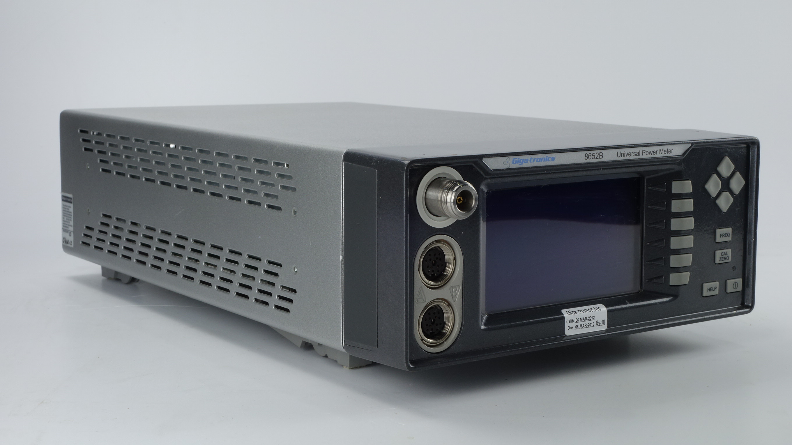 Измеритель мощности Giga-tronics 8652B с частотным диапазоном от 10 МГц до 50 ГГц.