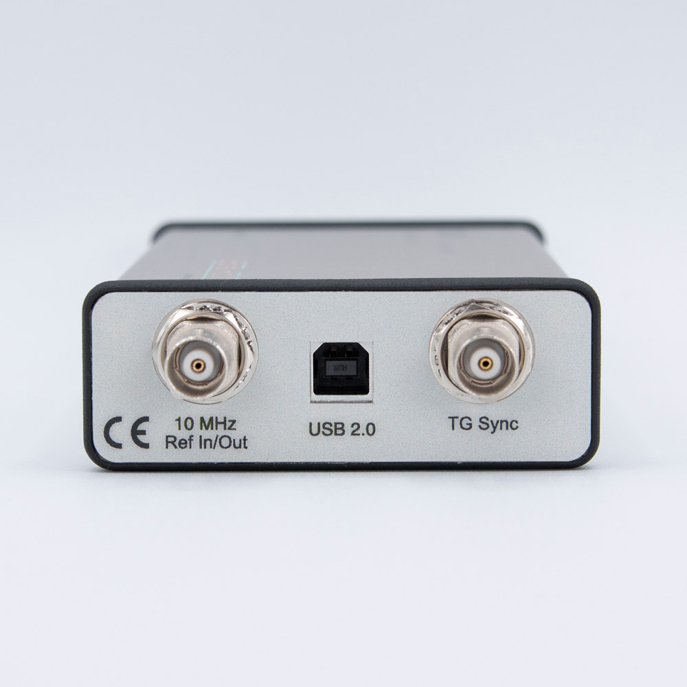 Генератор немодулированных сигналов
Signal Hound TG124A
с диапазоном от 100 кГц до 12,4 ГГц
