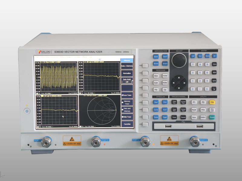 Векторный анализатор цепейSaluki S3603D 
с диапазоном от 300 кГц до 20 ГГц 
